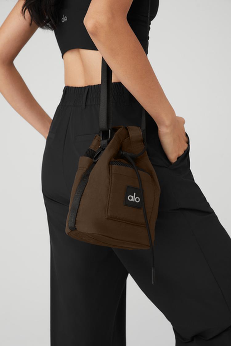 Bucket shoulder bag