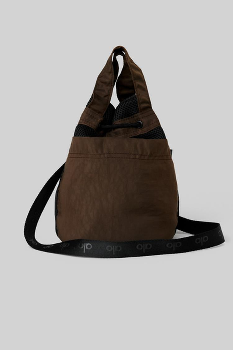 Bucket shoulder bag
